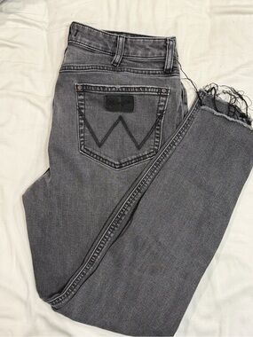 Wrangler Women's Gray Cropped Raw-Hem Jeans